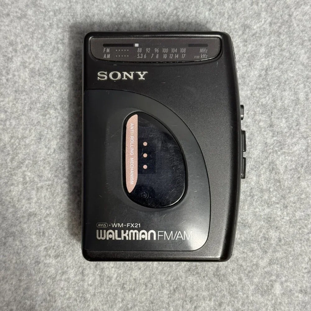 Digital Electronics/ Walkman, Digital Recorders, Cameras - Picture 4 of 7